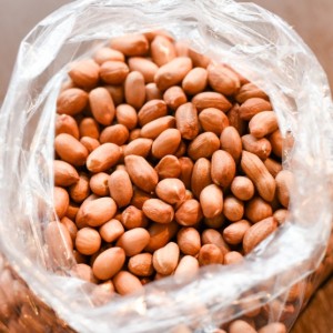 ピーナッツ・Peanuts ( 1Kg ) Lạc (đậu phộng)
